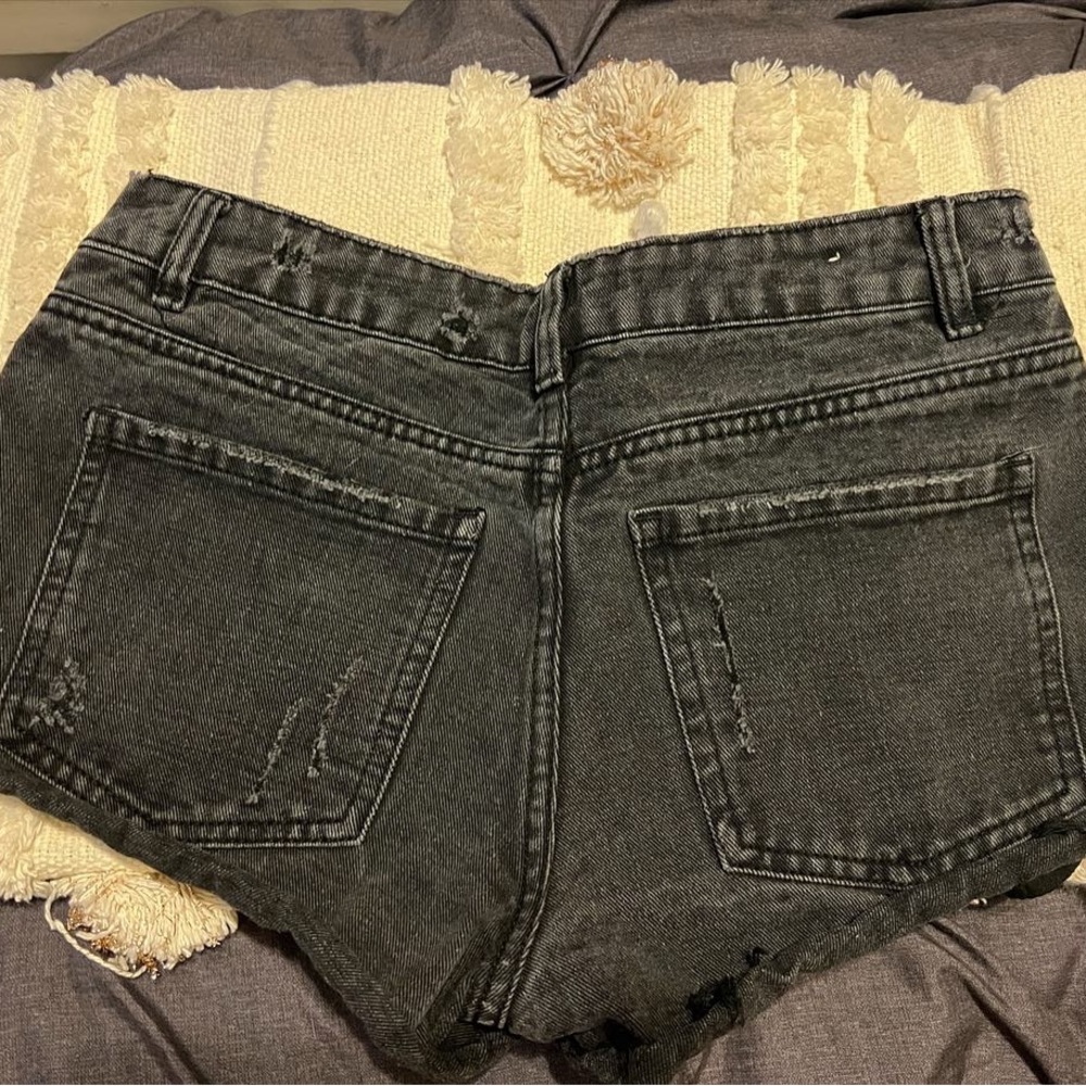 Shorts - Picture 2 of 3